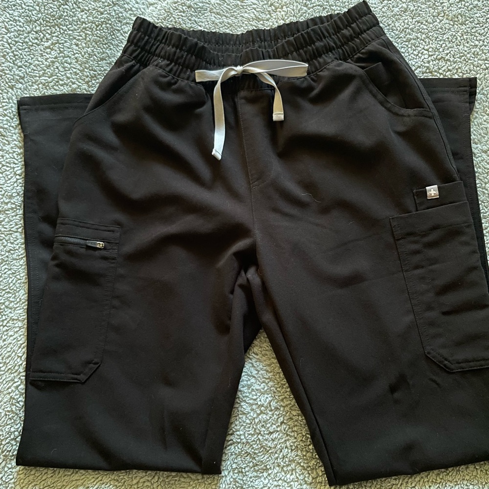 Black High-Waisted Yola Figs Scrub Pants